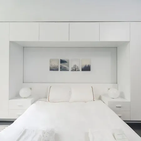 Apartamento Newly Designed Modern Smart Duplex! #143 *